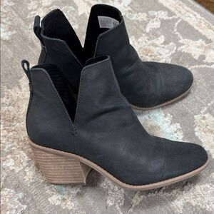 Toms Black Ankle Booties with Tan Heel